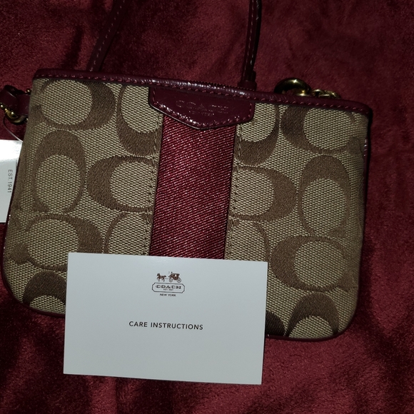 Coach wristlet - Picture 4 of 6